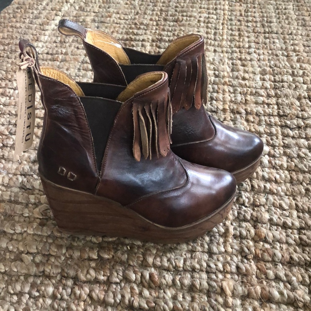 Bed stu wedge booties with cute fringe detail